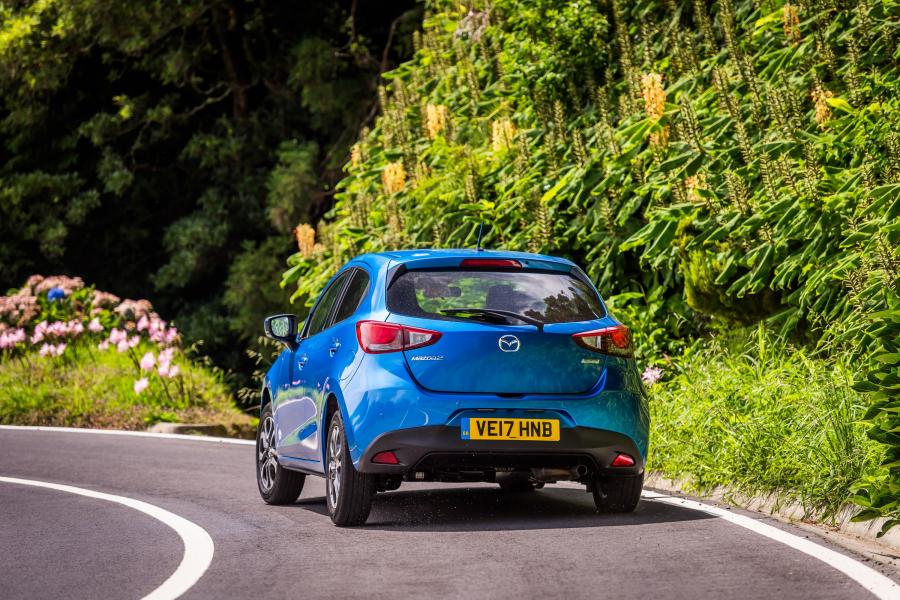  Mazda2 Tech Edition (DJ) 2017 года  (UK) (фото 4 из 35)